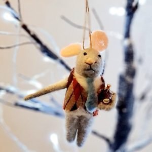 A felt mouse to hang on the Christmas tree. This smart little mouse is holding a bottle and wearing a chequered waistcoat and blue tie